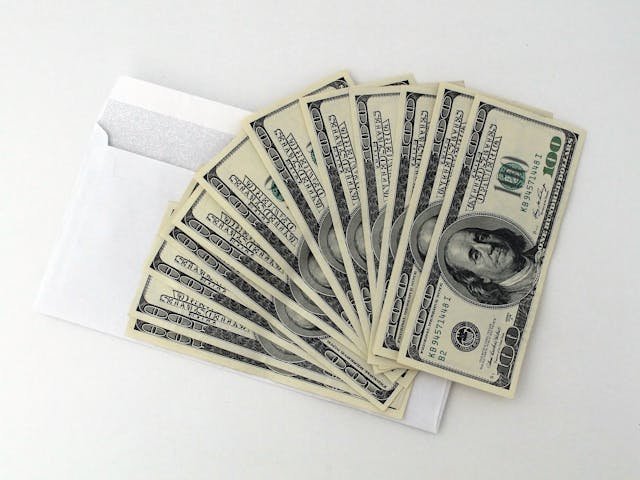 indian rupee hits record low